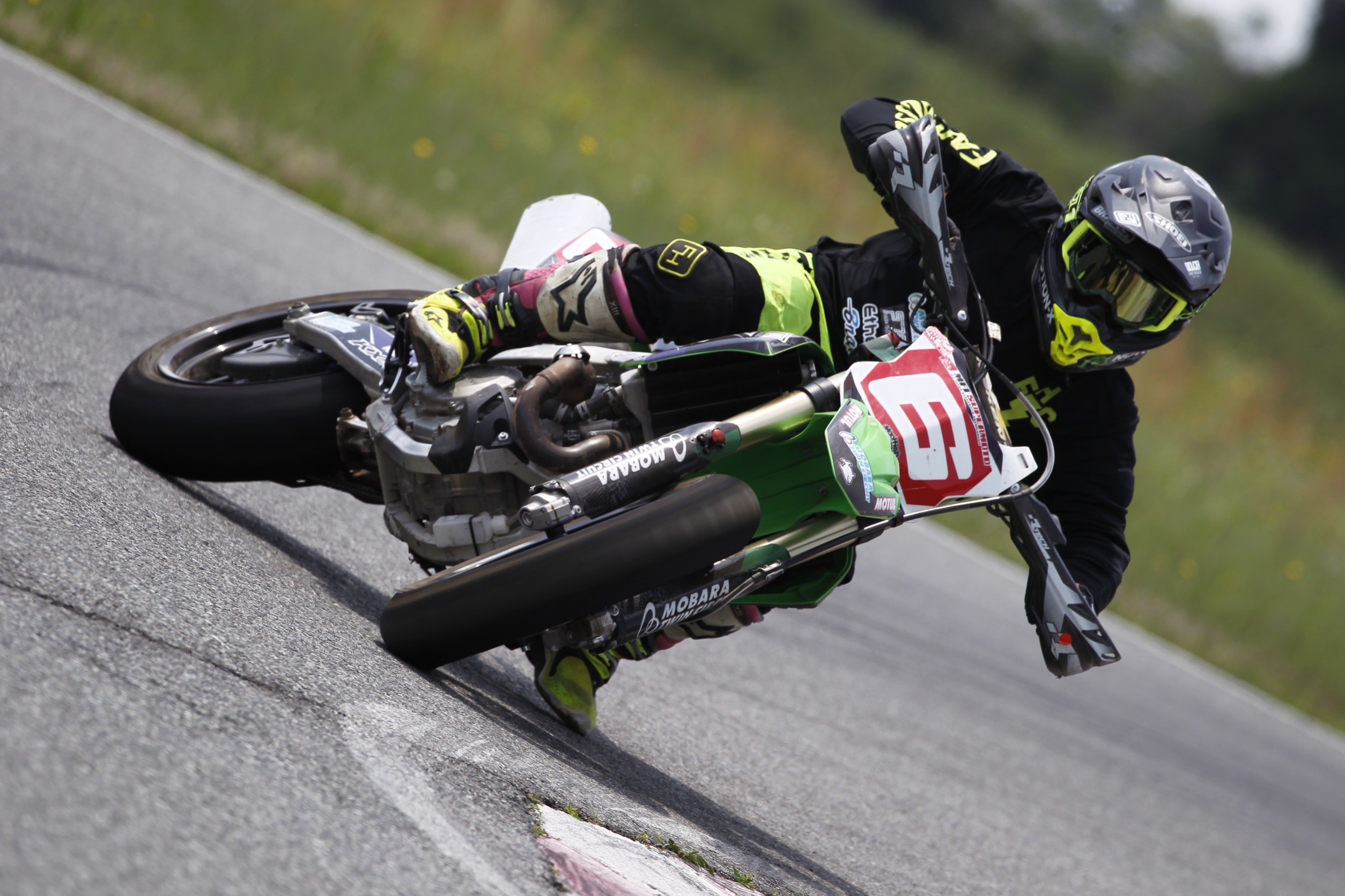 値下げ！MINIMOTO モタード仕様 モタード対談 第1回 スライド入門講座 |安全で楽しいバイクライフを